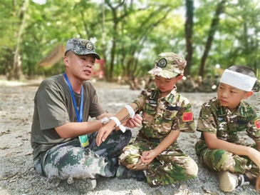 軍事夏令營-緊急戰(zhàn)地救護(hù)